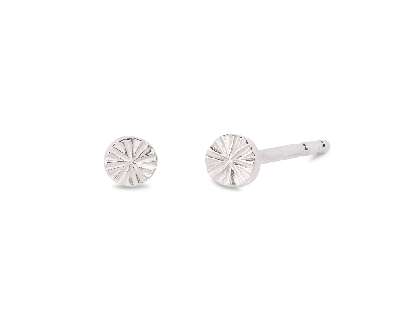 Radanta Stud Earrings Small In Silver - 3.5mm.
